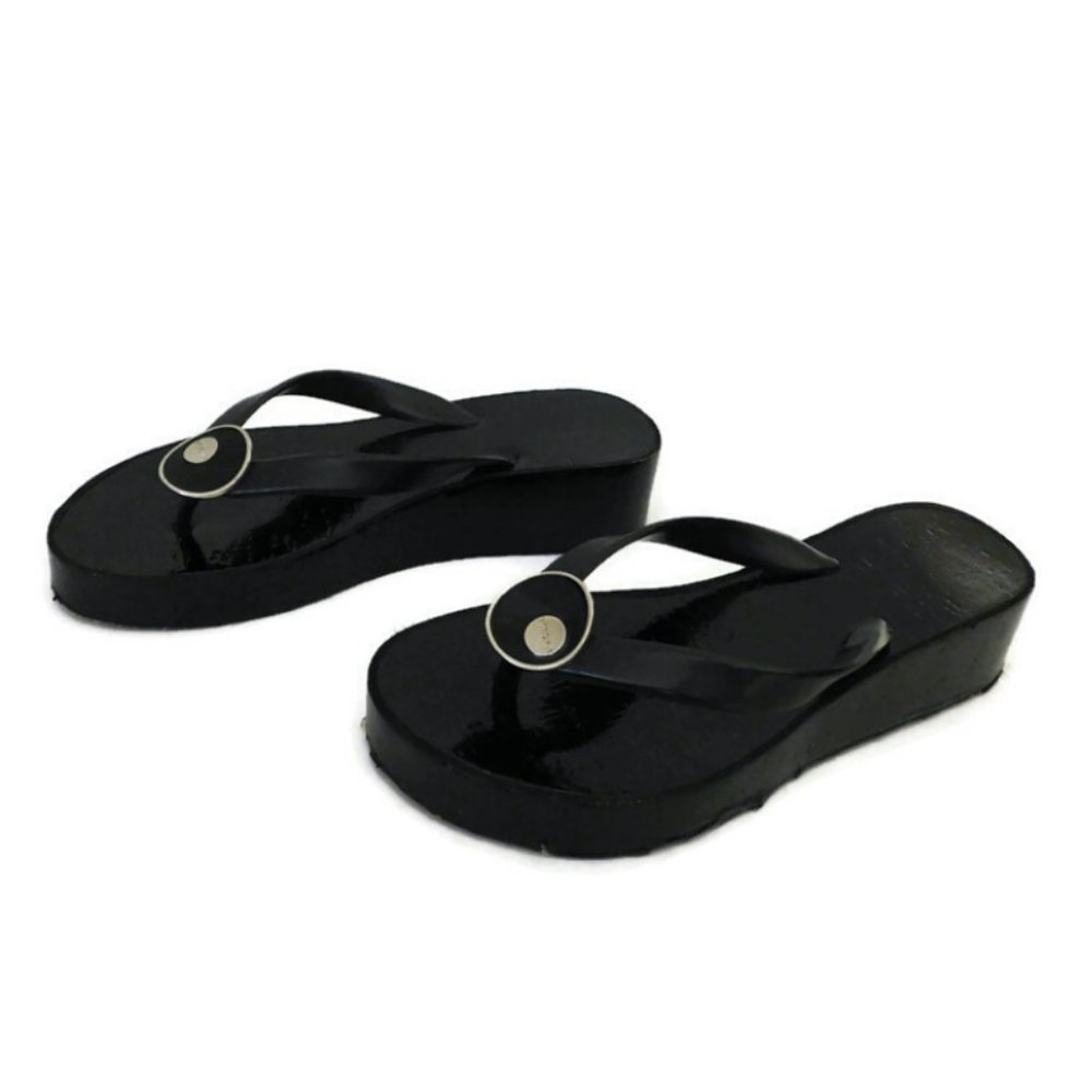 BCBGirls Black Flip Flops  Sandals Silver Emblem